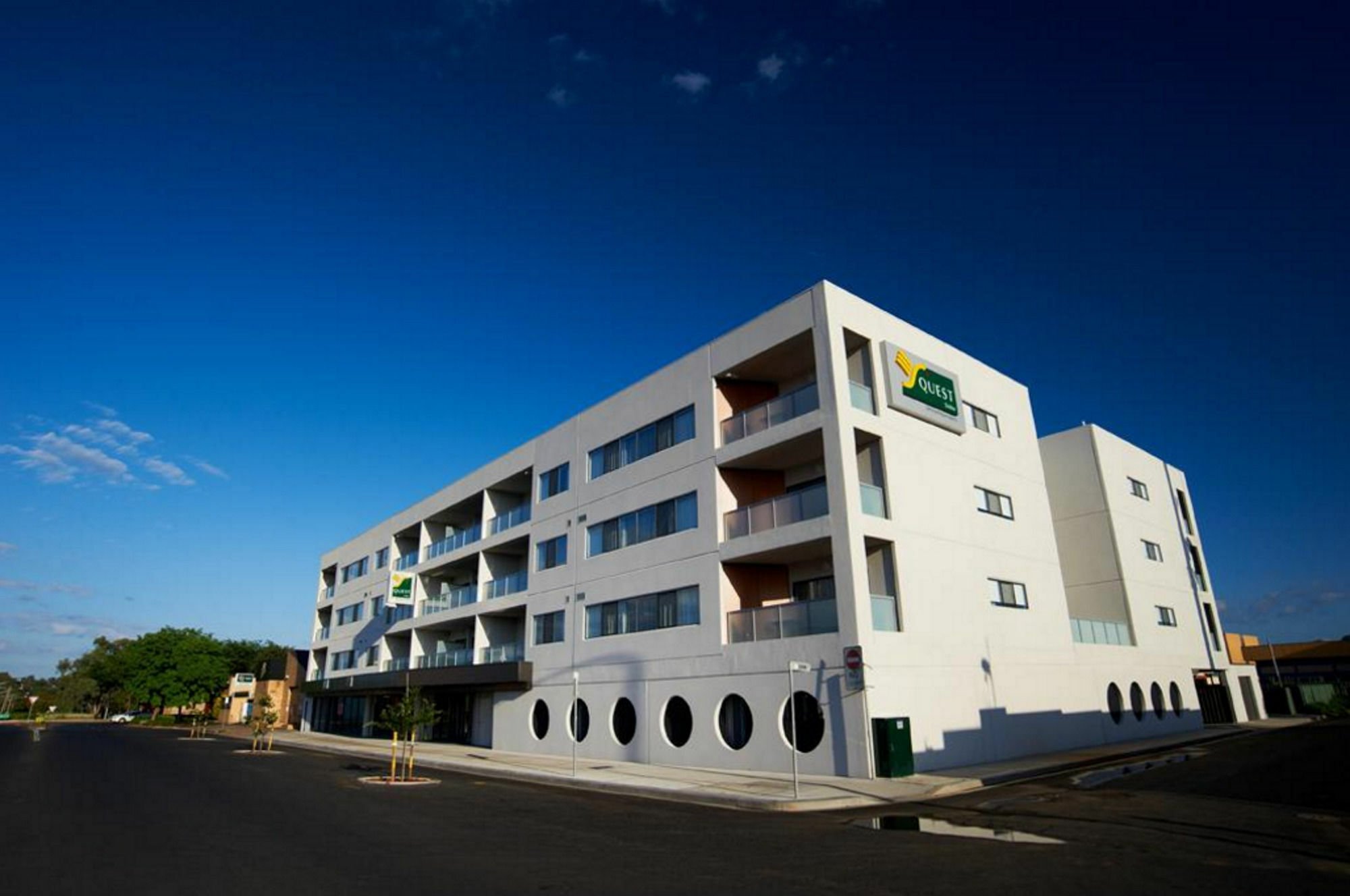 Quest Dubbo Aparthotel Екстериор снимка